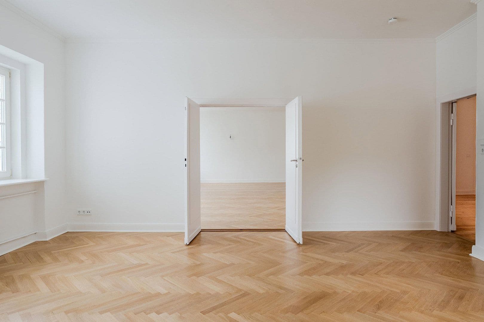 Predaj bytu 4-izbový 148 m², Düsseldorfer Str. 34, Berlin, Berlín Predaj bytu 4-izbový 148 m², Düsseldorfer Str. 34, Berlin, Berlín