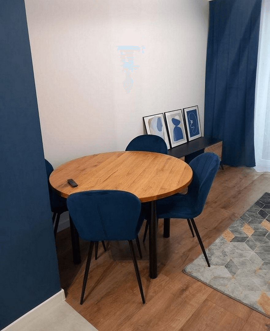 Prenájom bytu 2-izbový 48 m², Stuttgart, Bádensko-Wurttembersko Prenájom bytu 2-izbový 48 m², Stuttgart, Bádensko-Wurttembersko