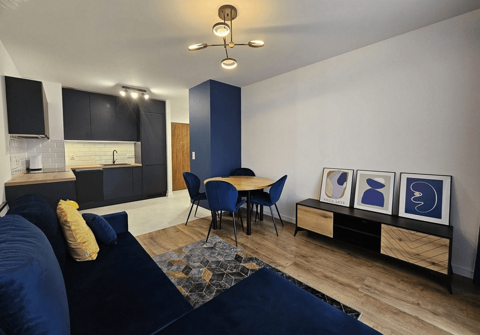 Prenájom bytu 2-izbový 48 m², Stuttgart, Bádensko-Wurttembersko Prenájom bytu 2-izbový 48 m², Stuttgart, Bádensko-Wurttembersko