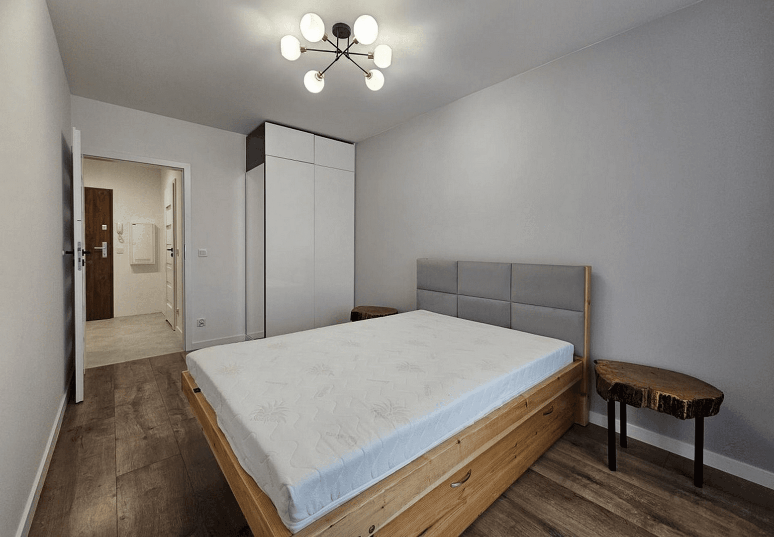 Prenájom bytu 2-izbový 48 m², Stuttgart, Bádensko-Wurttembersko Prenájom bytu 2-izbový 48 m², Stuttgart, Bádensko-Wurttembersko