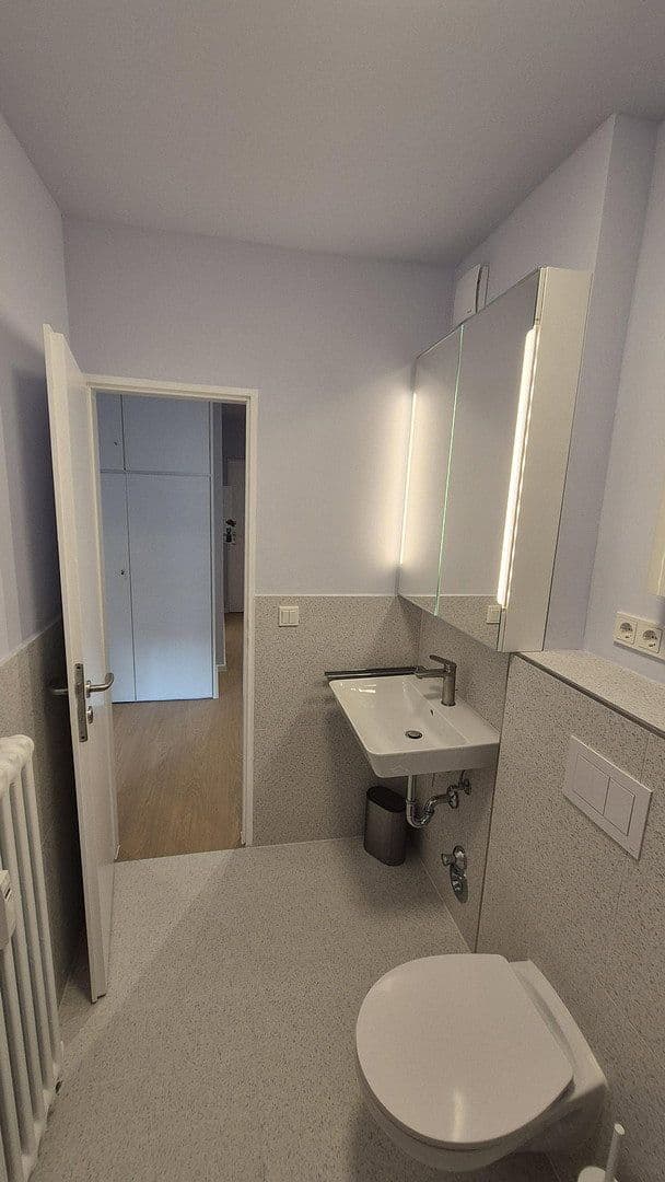 Prenájom bytu 1-izbový 52 m², Augustastraße 9, Bonn, Severné Porýnie - Westfálsko Prenájom bytu 1-izbový 52 m², Augustastraße 9, Bonn, Severné Porýnie - Westfálsko