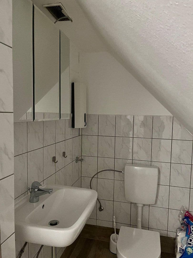 Prenájom bytu 1-izbový 25 m², Oberforstbacher Straße 337, Aachen, Severné Porýnie - Westfálsko Prenájom bytu 1-izbový 25 m², Oberforstbacher Straße 337, Aachen, Severné Porýnie - Westfálsko