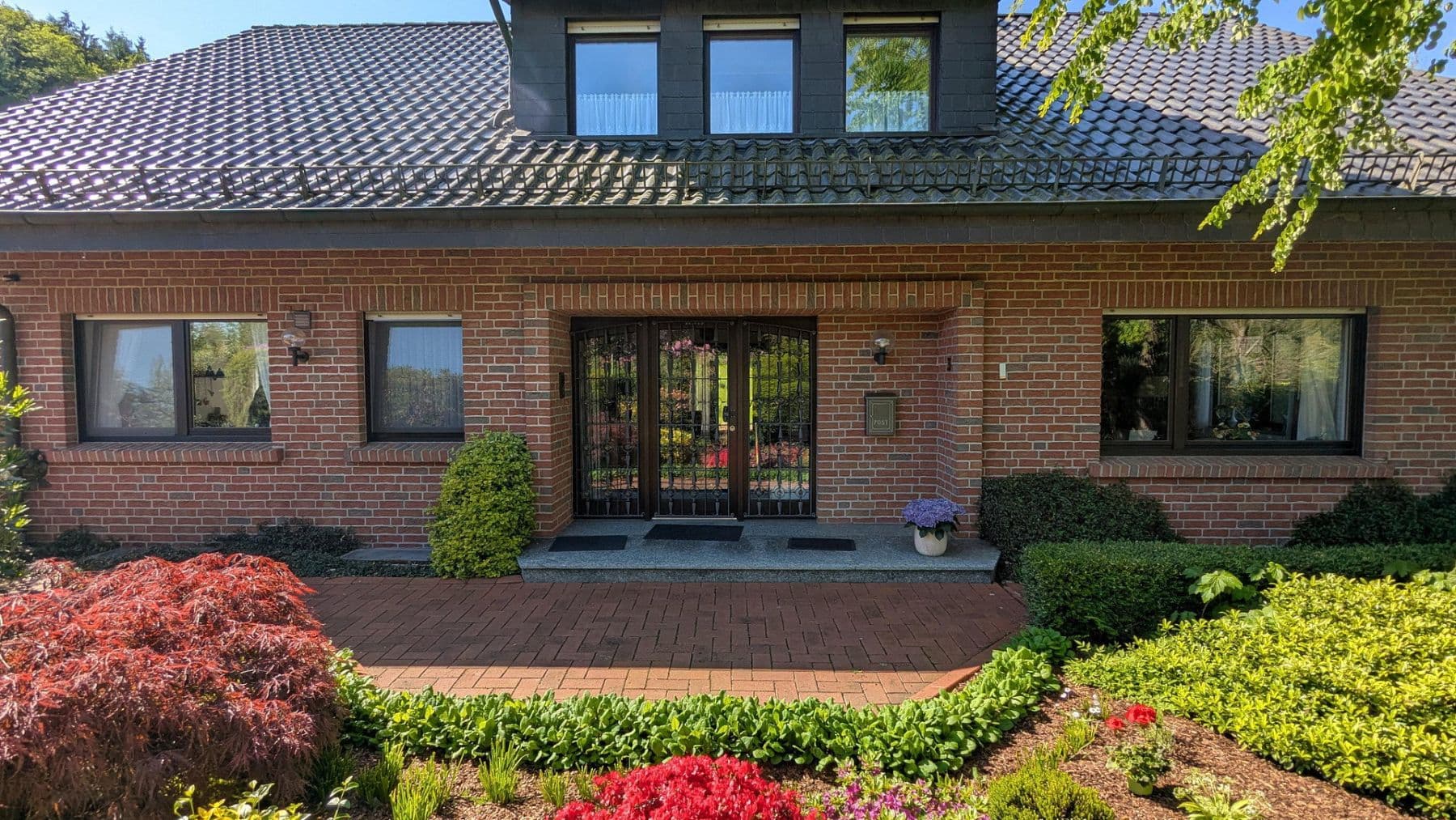 Predaj domu 216 m², pozemok 2.520 m², Melle, Dolné Sasko Predaj domu 216 m², pozemok 2.520 m², Melle, Dolné Sasko