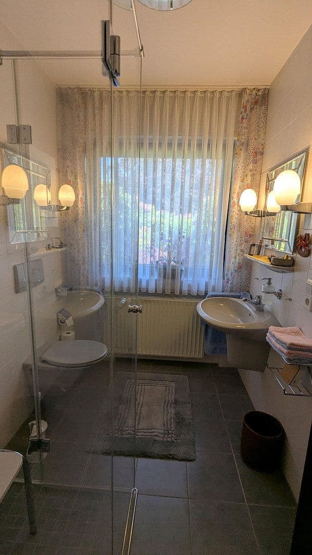 Predaj domu 216 m², pozemok 2.520 m², Melle, Dolné Sasko Predaj domu 216 m², pozemok 2.520 m², Melle, Dolné Sasko