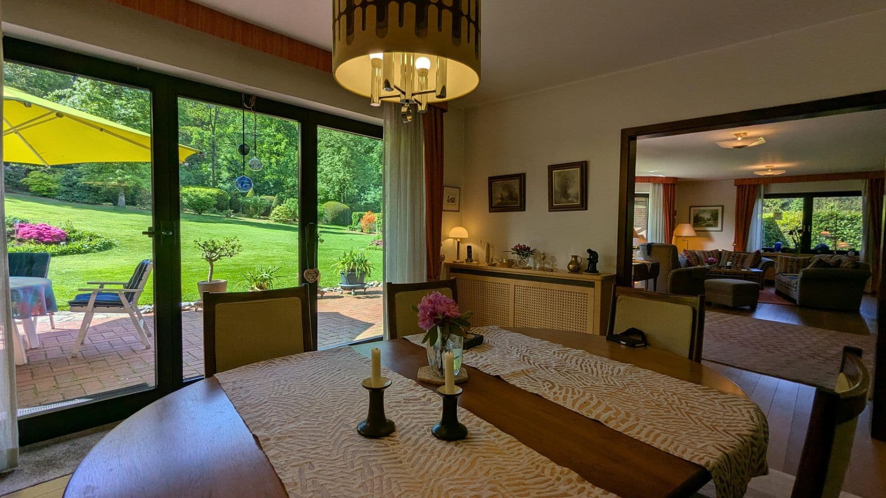Predaj domu 216 m², pozemok 2.520 m², Melle, Dolné Sasko Predaj domu 216 m², pozemok 2.520 m², Melle, Dolné Sasko
