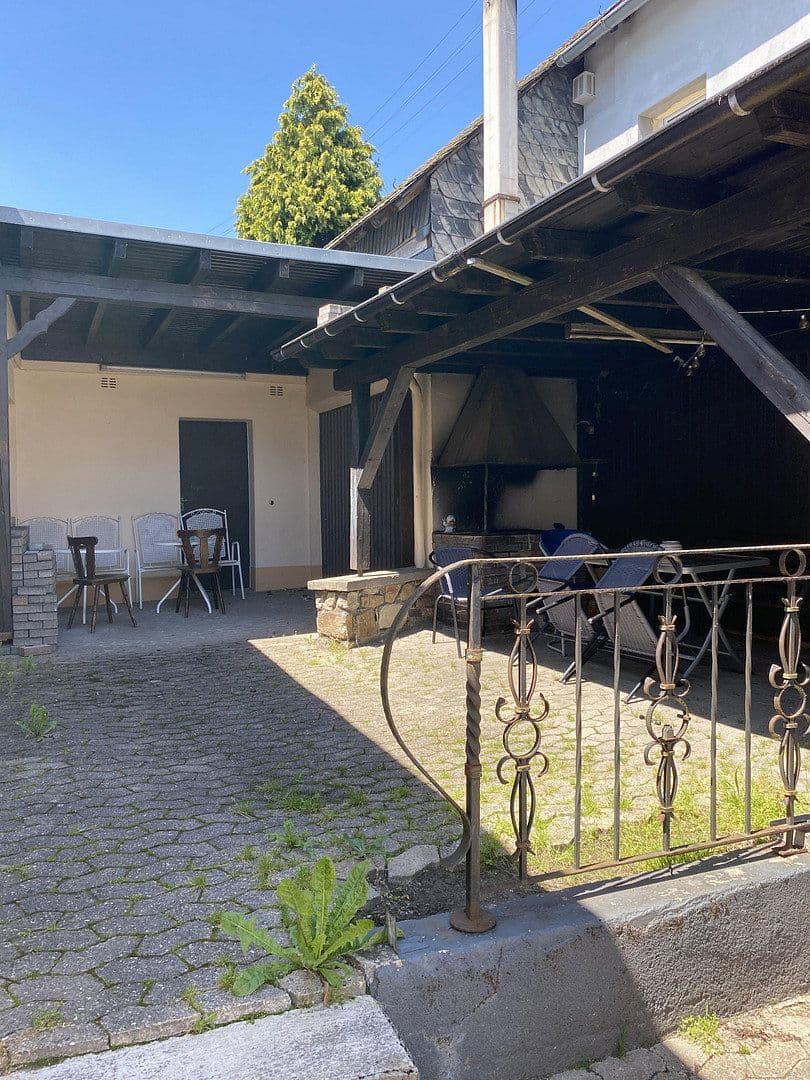 Predaj domu 190 m², pozemok 956 m², Stipshausen, Porýnie-Falcko Predaj domu 190 m², pozemok 956 m², Stipshausen, Porýnie-Falcko