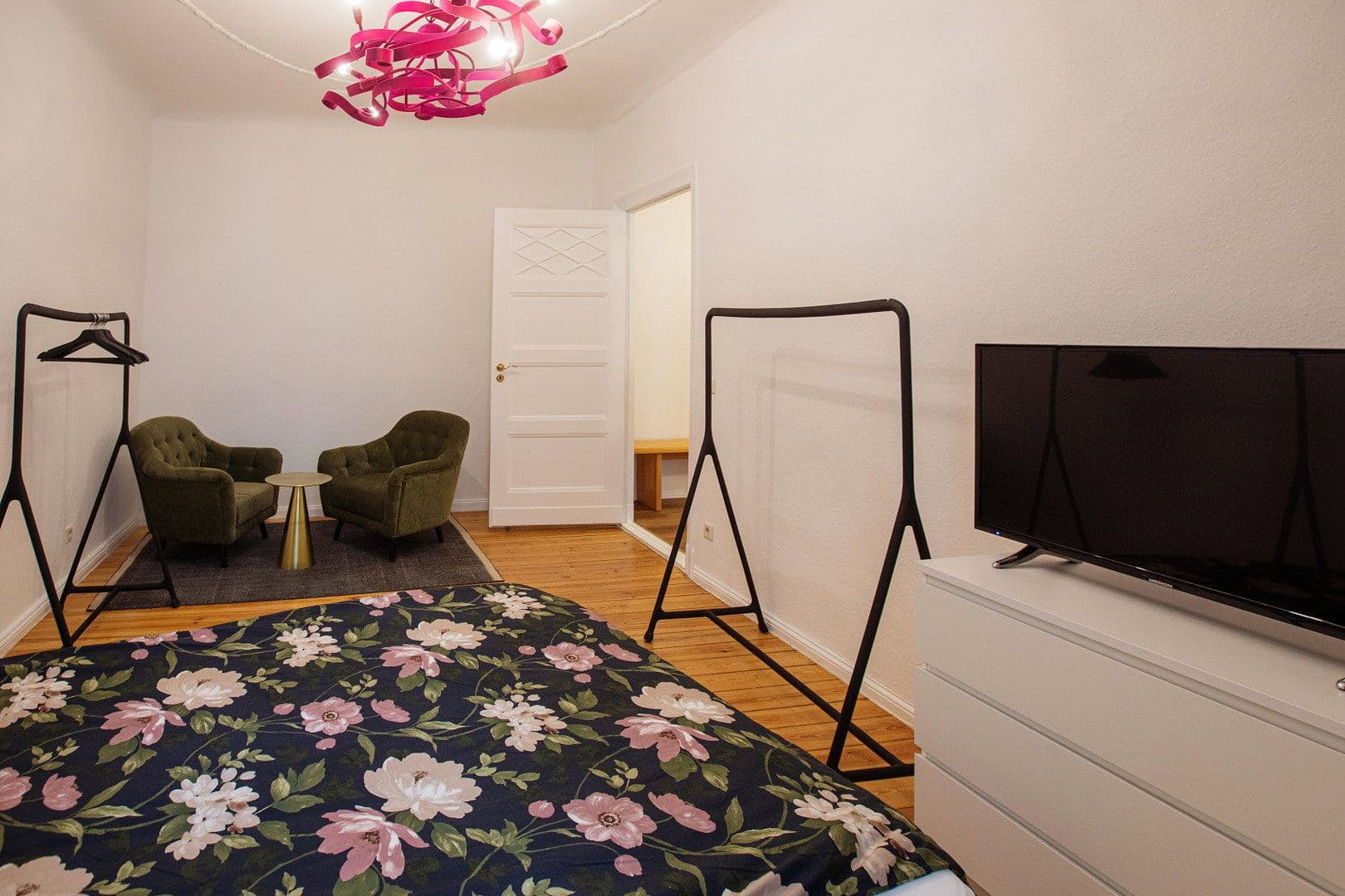 Prenájom bytu 1-izbový 44 m², Stahlheimer Straße 24, Berlin, Berlín Prenájom bytu 1-izbový 44 m², Stahlheimer Straße 24, Berlin, Berlín