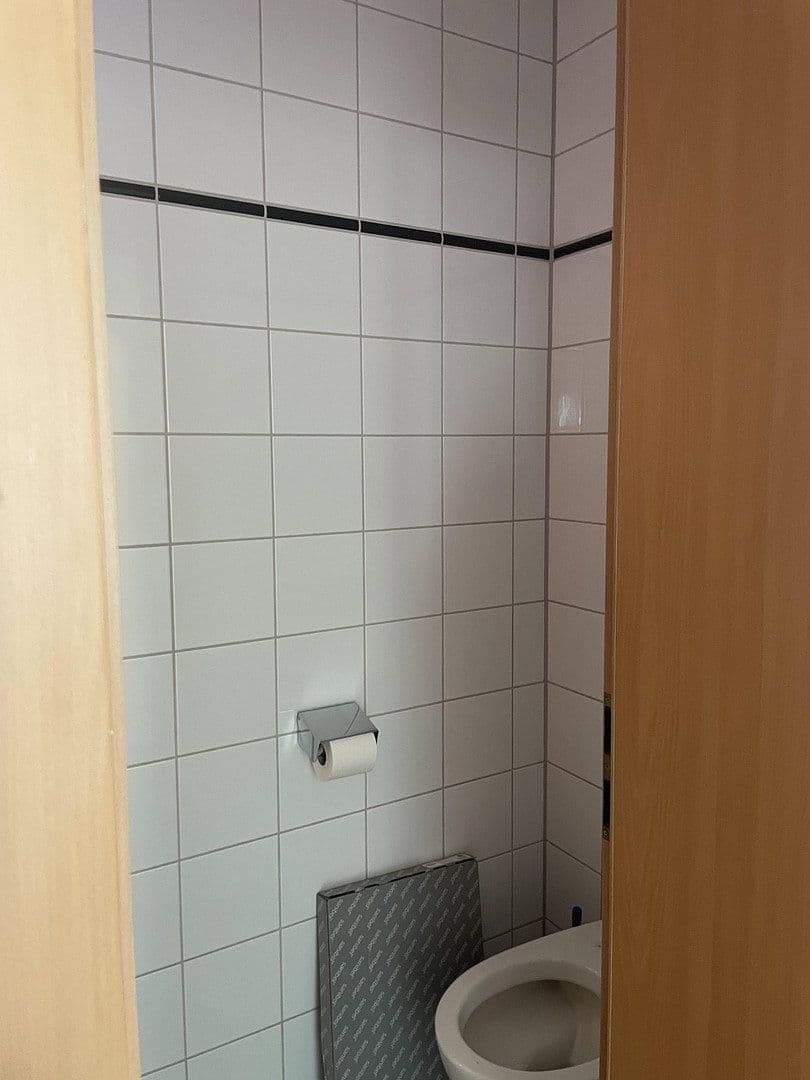 Prenájom bytu 4-izbový 84 m², Böblingen, Bádensko-Wurttembersko Prenájom bytu 4-izbový 84 m², Böblingen, Bádensko-Wurttembersko