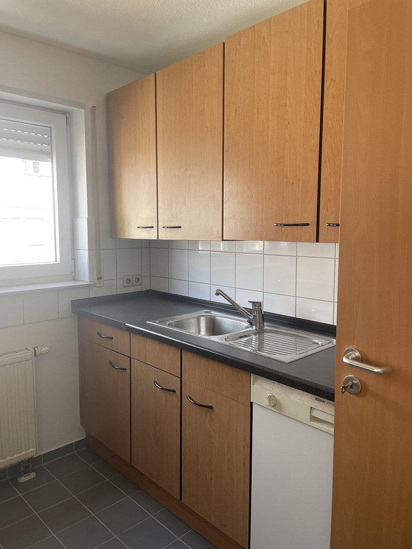 Prenájom bytu 4-izbový 84 m², Böblingen, Bádensko-Wurttembersko Prenájom bytu 4-izbový 84 m², Böblingen, Bádensko-Wurttembersko