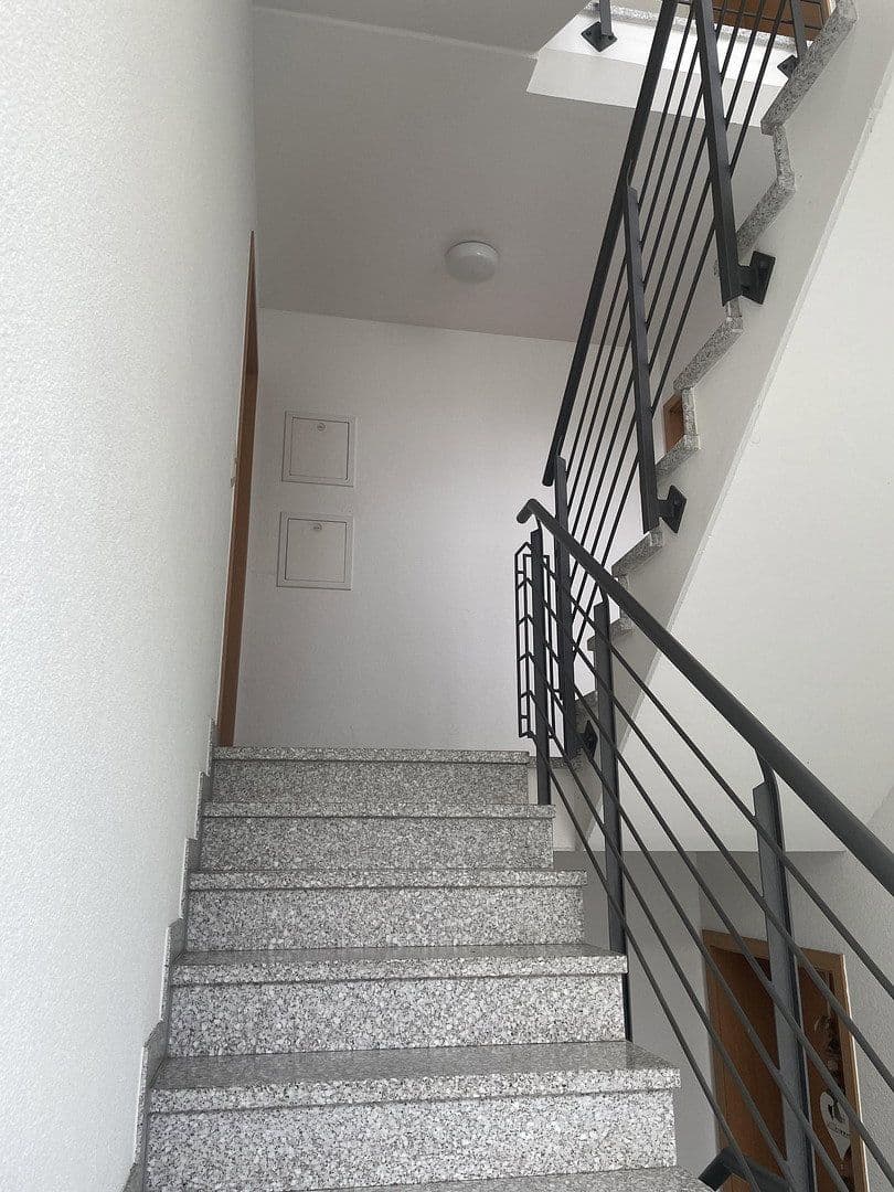 Prenájom bytu 4-izbový 84 m², Böblingen, Bádensko-Wurttembersko Prenájom bytu 4-izbový 84 m², Böblingen, Bádensko-Wurttembersko