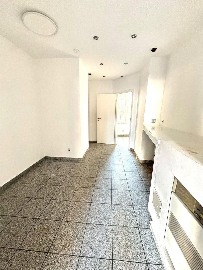 Prenájom nebytového priestoru 70 m², Allersberger Str. 111, Nürnberg, Bavorsko Prenájom nebytového priestoru 70 m², Allersberger Str. 111, Nürnberg, Bavorsko