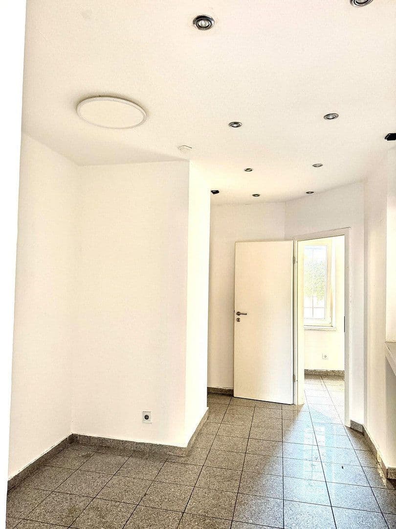 Prenájom nebytového priestoru 70 m², Allersberger Str. 111, Nürnberg, Bavorsko Prenájom nebytového priestoru 70 m², Allersberger Str. 111, Nürnberg, Bavorsko