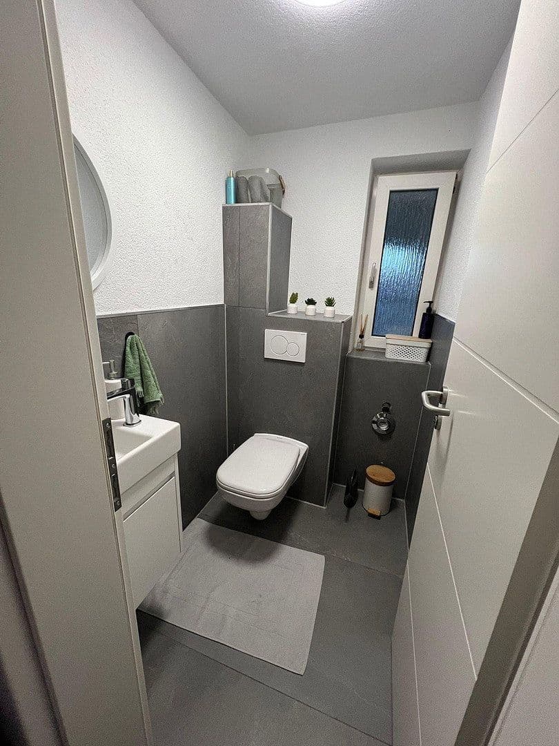Prenájom bytu 2-izbový 75 m², Stuttgart-Wangen, Bádensko-Wurttembersko Prenájom bytu 2-izbový 75 m², Stuttgart-Wangen, Bádensko-Wurttembersko