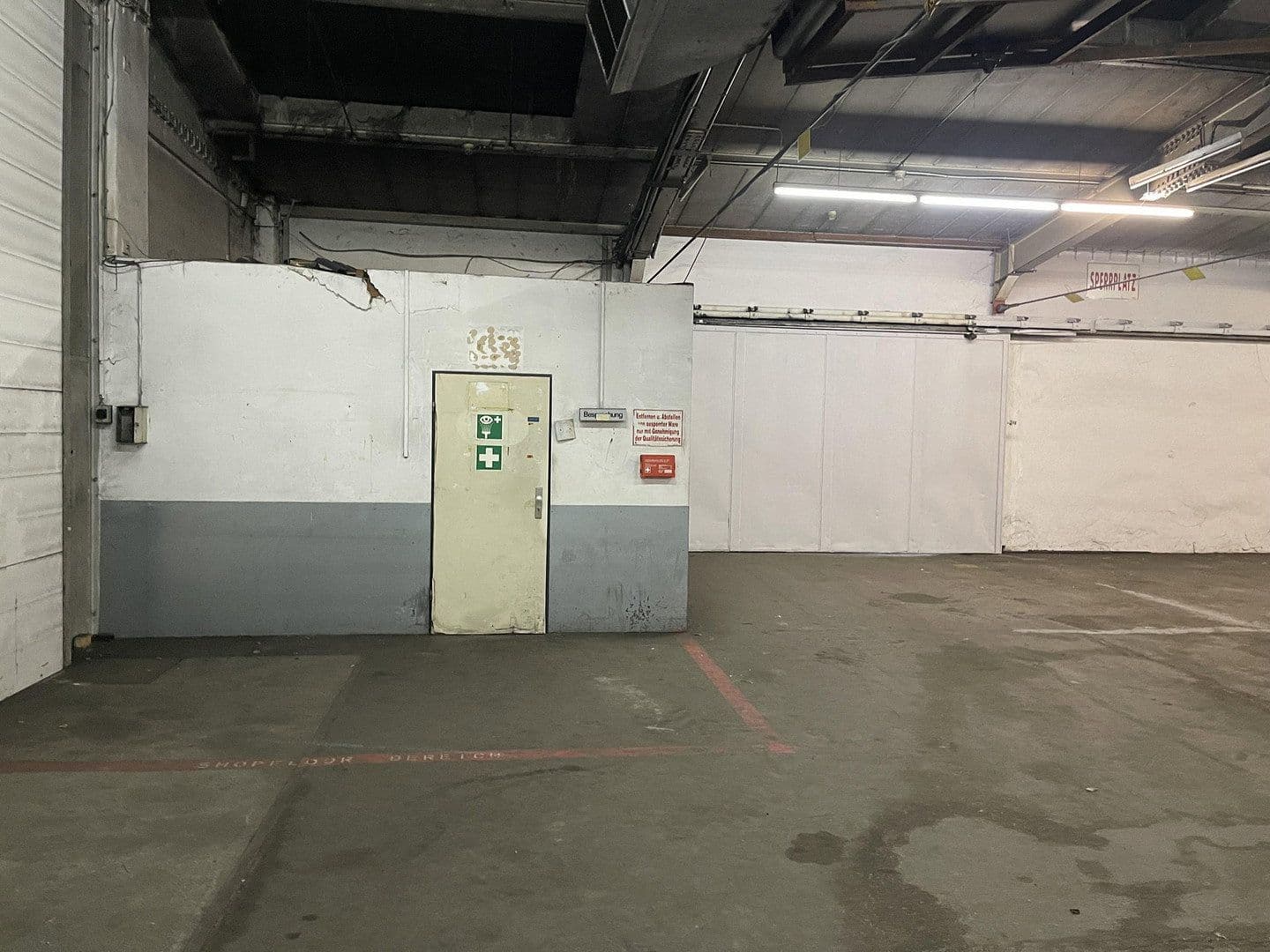 Prenájom nebytového priestoru 10.430 m², Im Gewerbepark 1, Hunderdorf, Bavorsko Prenájom nebytového priestoru 10.430 m², Im Gewerbepark 1, Hunderdorf, Bavorsko