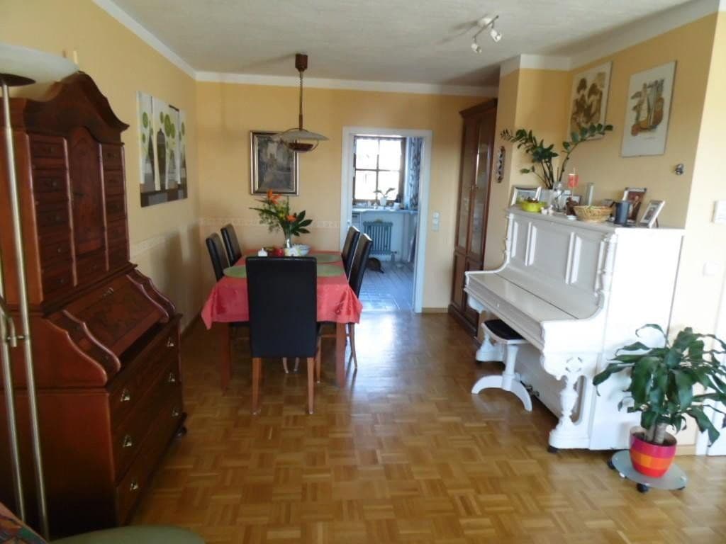 Predaj domu 156 m², pozemok 304 m², Straßkirchen, Bavorsko Predaj domu 156 m², pozemok 304 m², Straßkirchen, Bavorsko