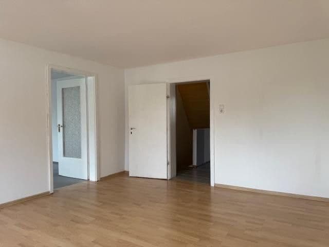 Prenájom bytu 4-izbový 128 m², Bruchtorstraße 2, Dassel, Dolné Sasko Prenájom bytu 4-izbový 128 m², Bruchtorstraße 2, Dassel, Dolné Sasko