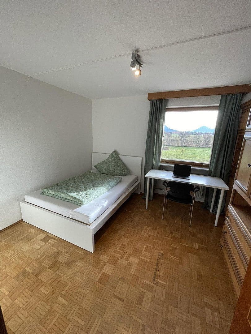 Prenájom bytu 3-izbový 100 m², Rosenheim, Bavorsko Prenájom bytu 3-izbový 100 m², Rosenheim, Bavorsko