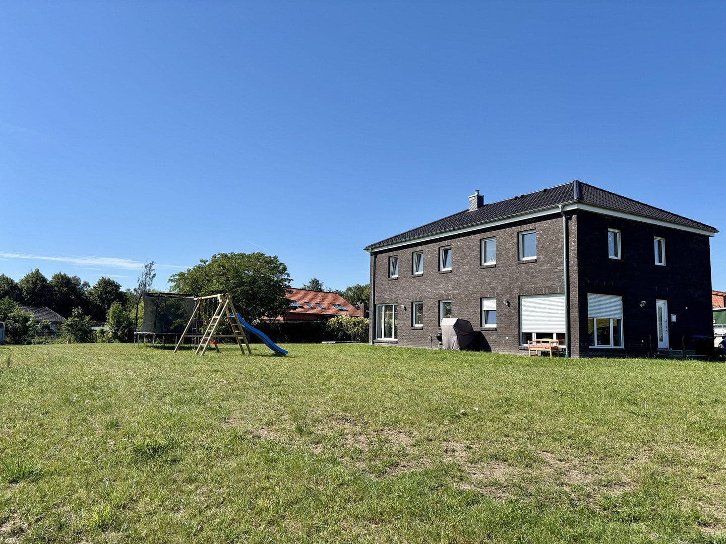 Predaj domu 230 m², pozemok 38.620 m², Oldenburg in Holstein, Šlezvicko-Holštajnsko Predaj domu 230 m², pozemok 38.620 m², Oldenburg in Holstein, Šlezvicko-Holštajnsko