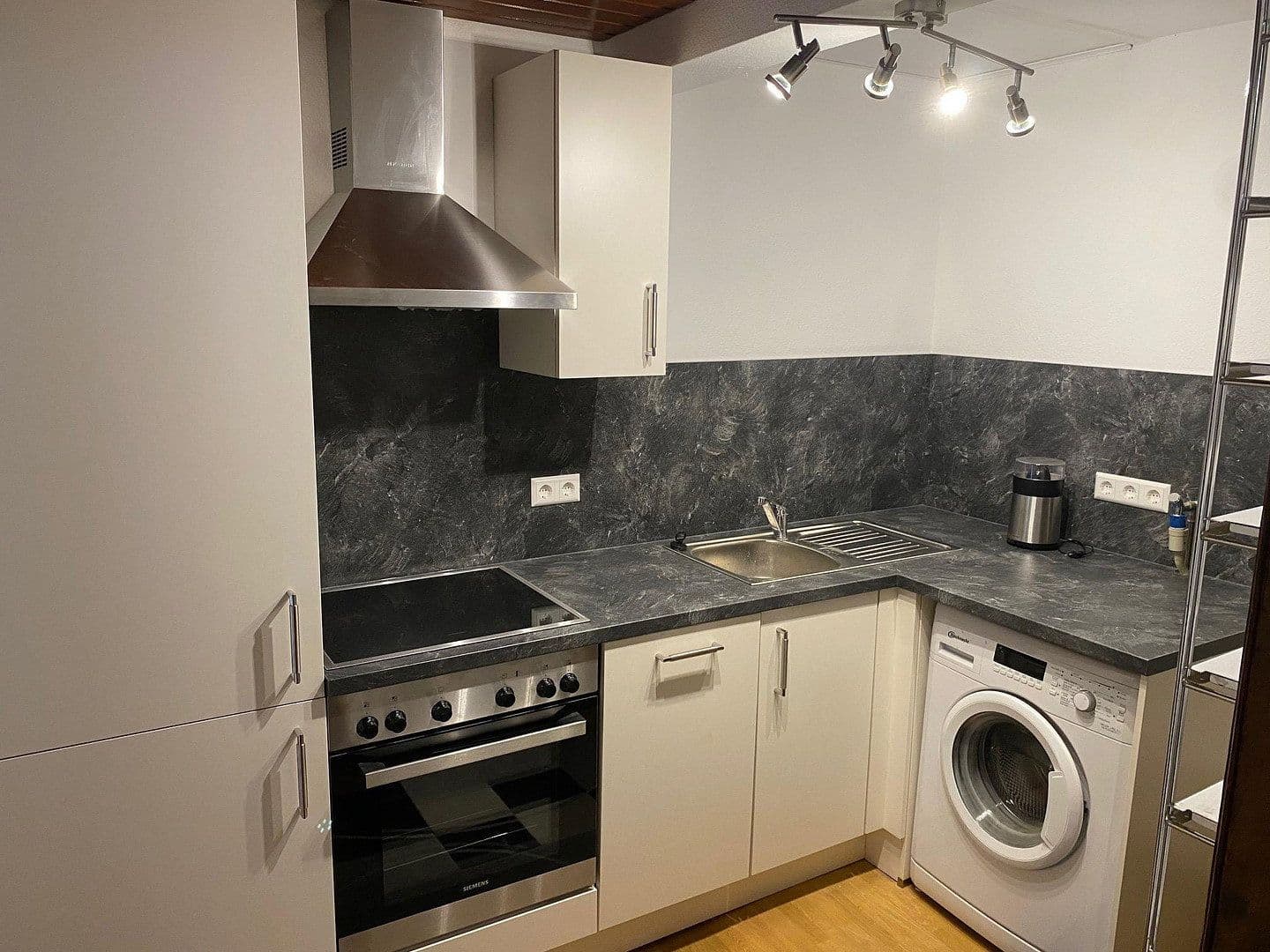 Prenájom bytu 2-izbový 48 m², Achern, Bádensko-Wurttembersko Prenájom bytu 2-izbový 48 m², Achern, Bádensko-Wurttembersko