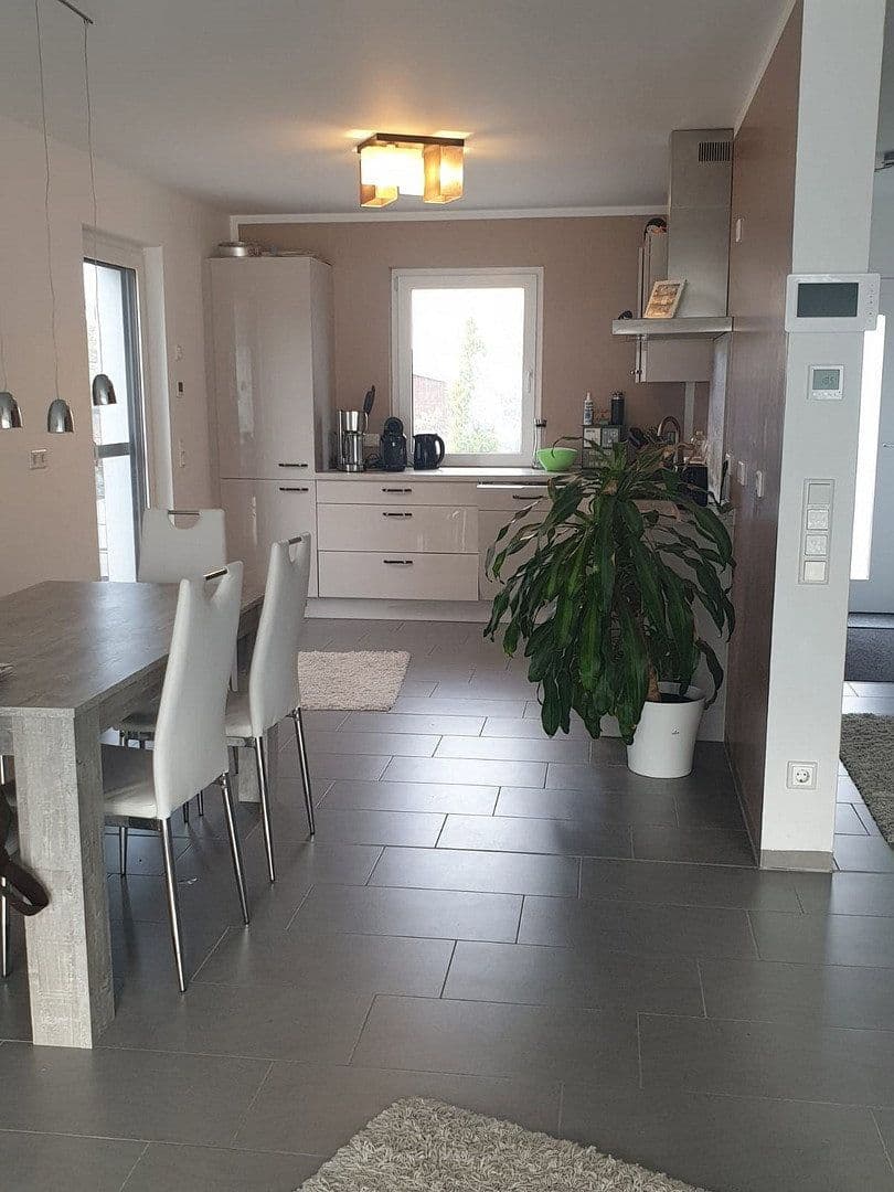 Predaj domu 145 m², pozemok 230 m², Feucht, Bavorsko Predaj domu 145 m², pozemok 230 m², Feucht, Bavorsko