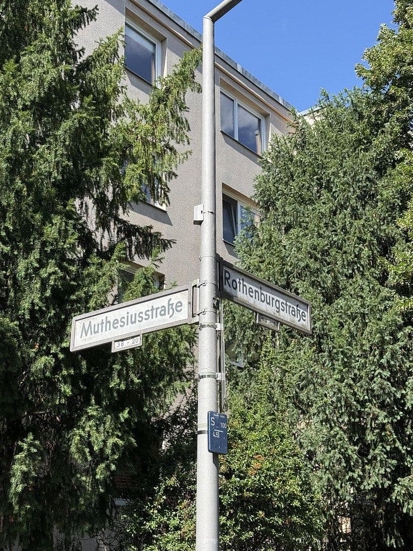 Prenájom bytu 2-izbový 57 m², Berlin-Steglitz, Berlín Prenájom bytu 2-izbový 57 m², Berlin-Steglitz, Berlín