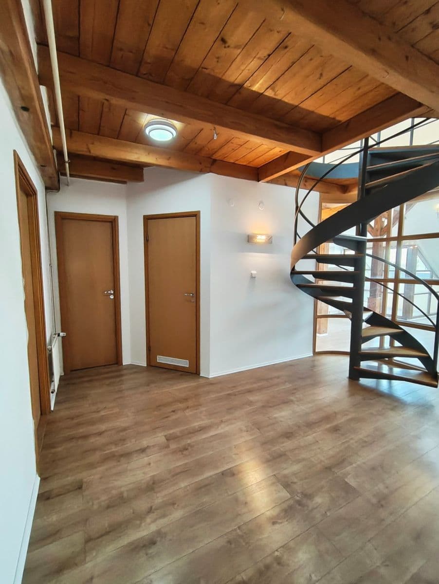Prenájom bytu 3-izbový 104 m², Chlumčanského, Praha, Praha Prenájom bytu 3-izbový 104 m², Chlumčanského, Praha, Praha
