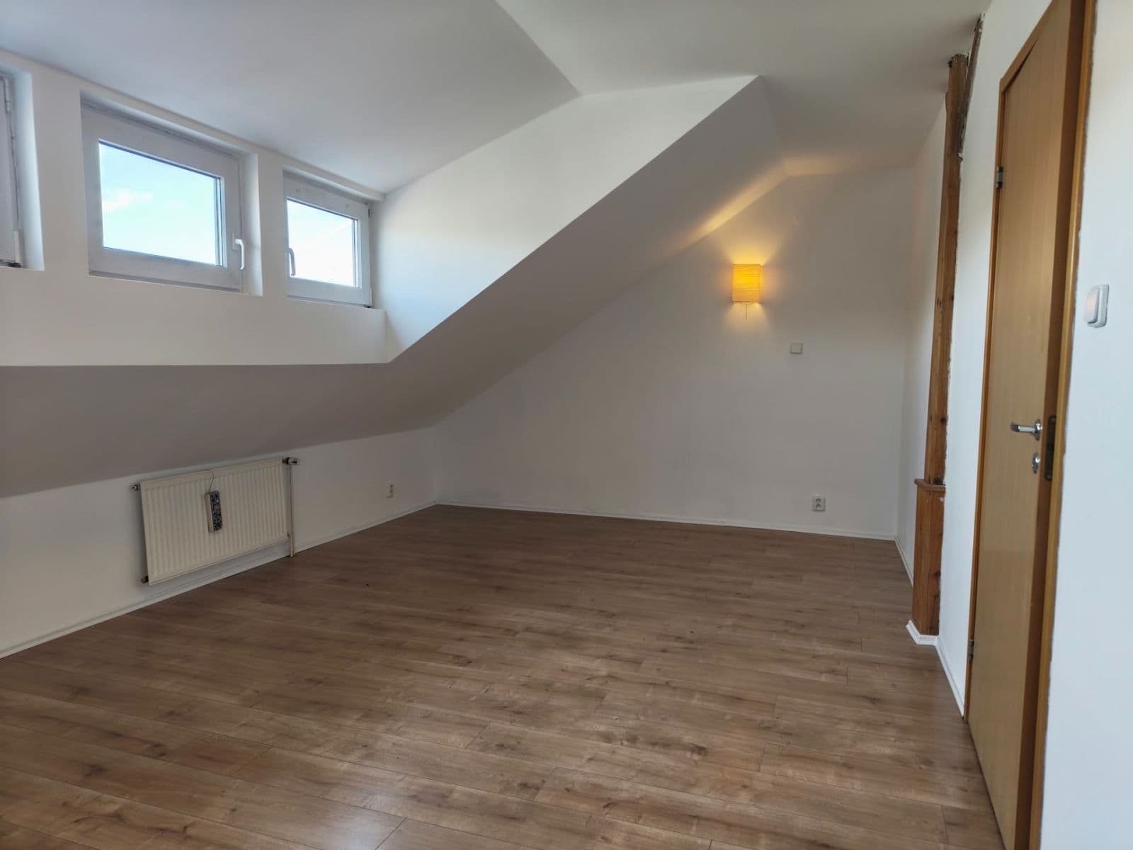 Prenájom bytu 3-izbový 104 m², Chlumčanského, Praha, Praha Prenájom bytu 3-izbový 104 m², Chlumčanského, Praha, Praha