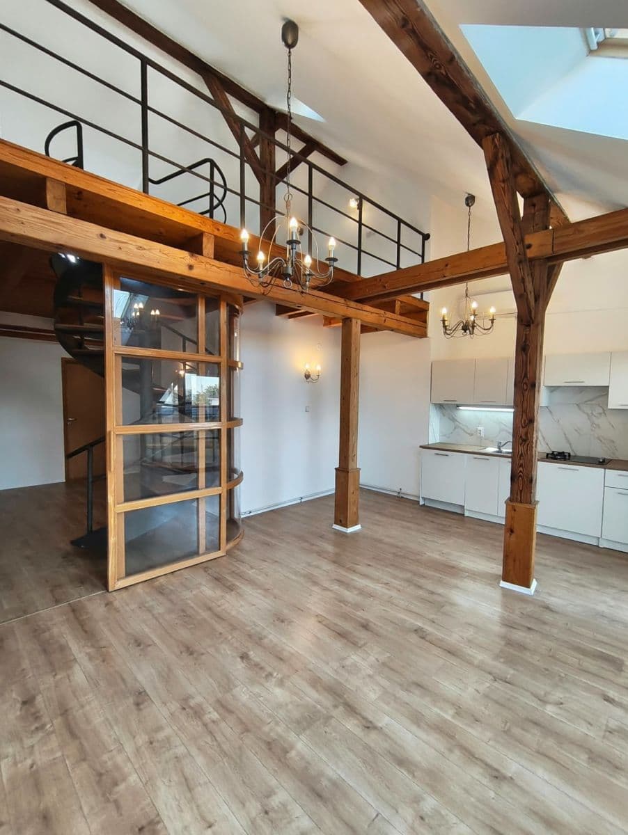Prenájom bytu 3-izbový 104 m², Chlumčanského, Praha, Praha Prenájom bytu 3-izbový 104 m², Chlumčanského, Praha, Praha