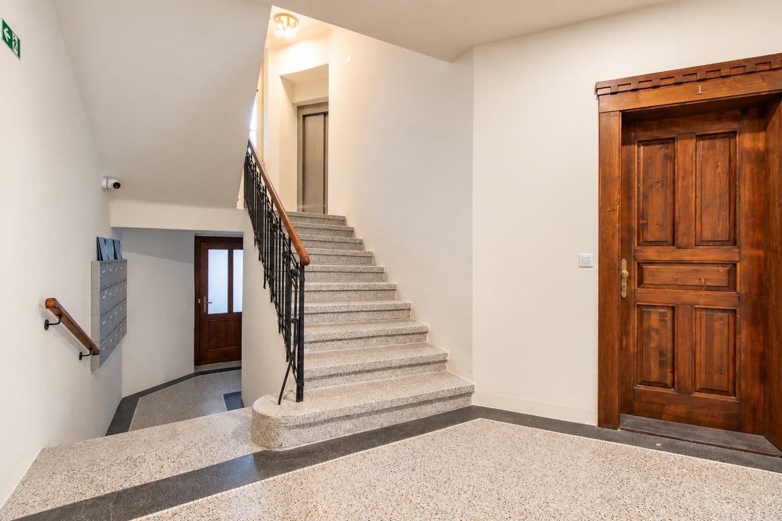 Prenájom bytu 2-izbový 57 m², Magistrů, Praha, Praha Prenájom bytu 2-izbový 57 m², Magistrů, Praha, Praha