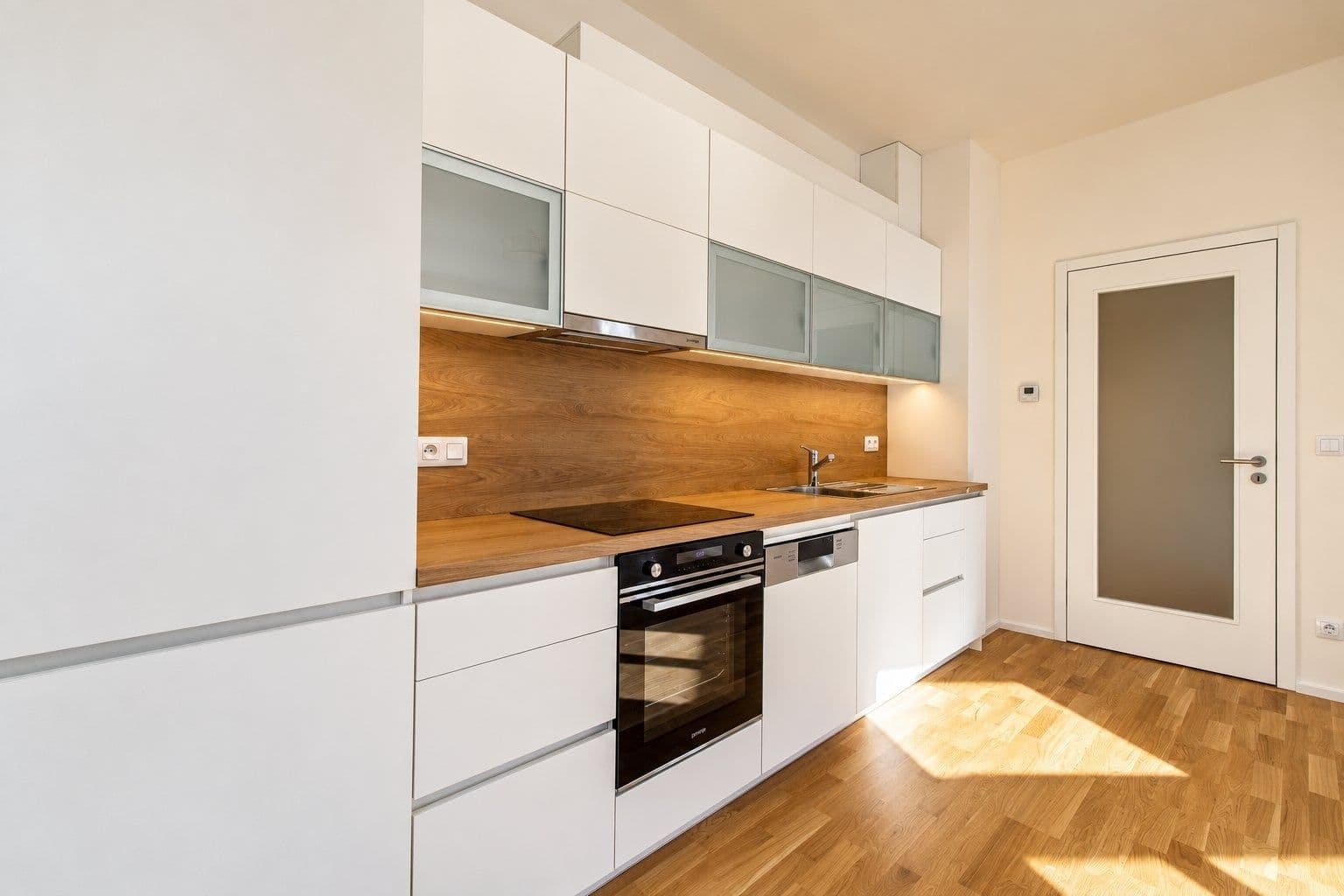 Prenájom bytu 2-izbový 57 m², Magistrů, Praha, Praha Prenájom bytu 2-izbový 57 m², Magistrů, Praha, Praha