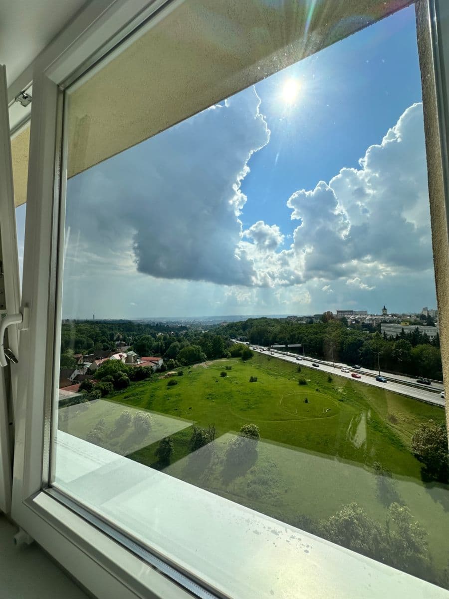 Prenájom bytu 1-izbový 24 m², Děčínská, Praha, Praha Prenájom bytu 1-izbový 24 m², Děčínská, Praha, Praha