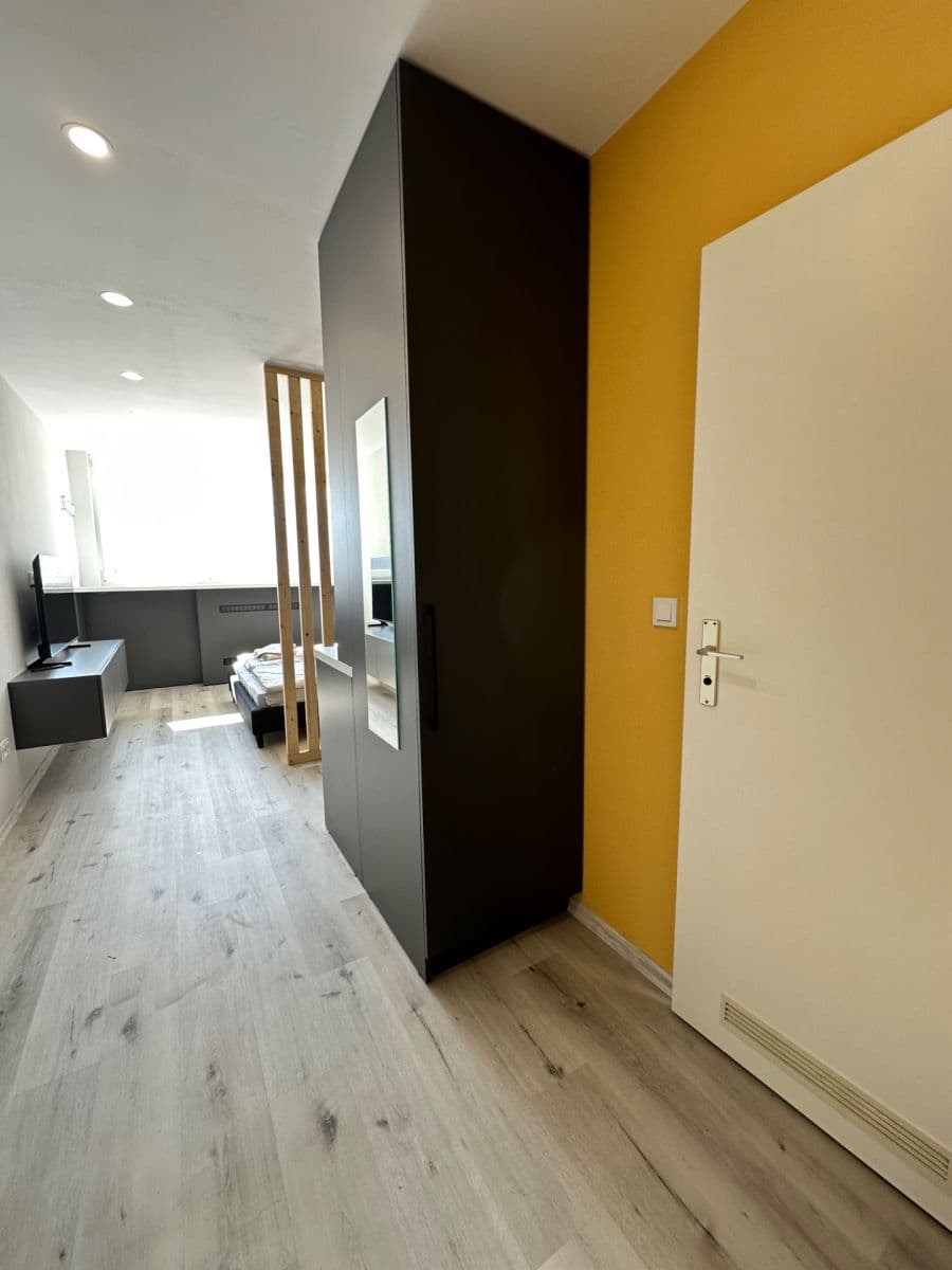 Prenájom bytu 1-izbový 24 m², Děčínská, Praha, Praha Prenájom bytu 1-izbový 24 m², Děčínská, Praha, Praha