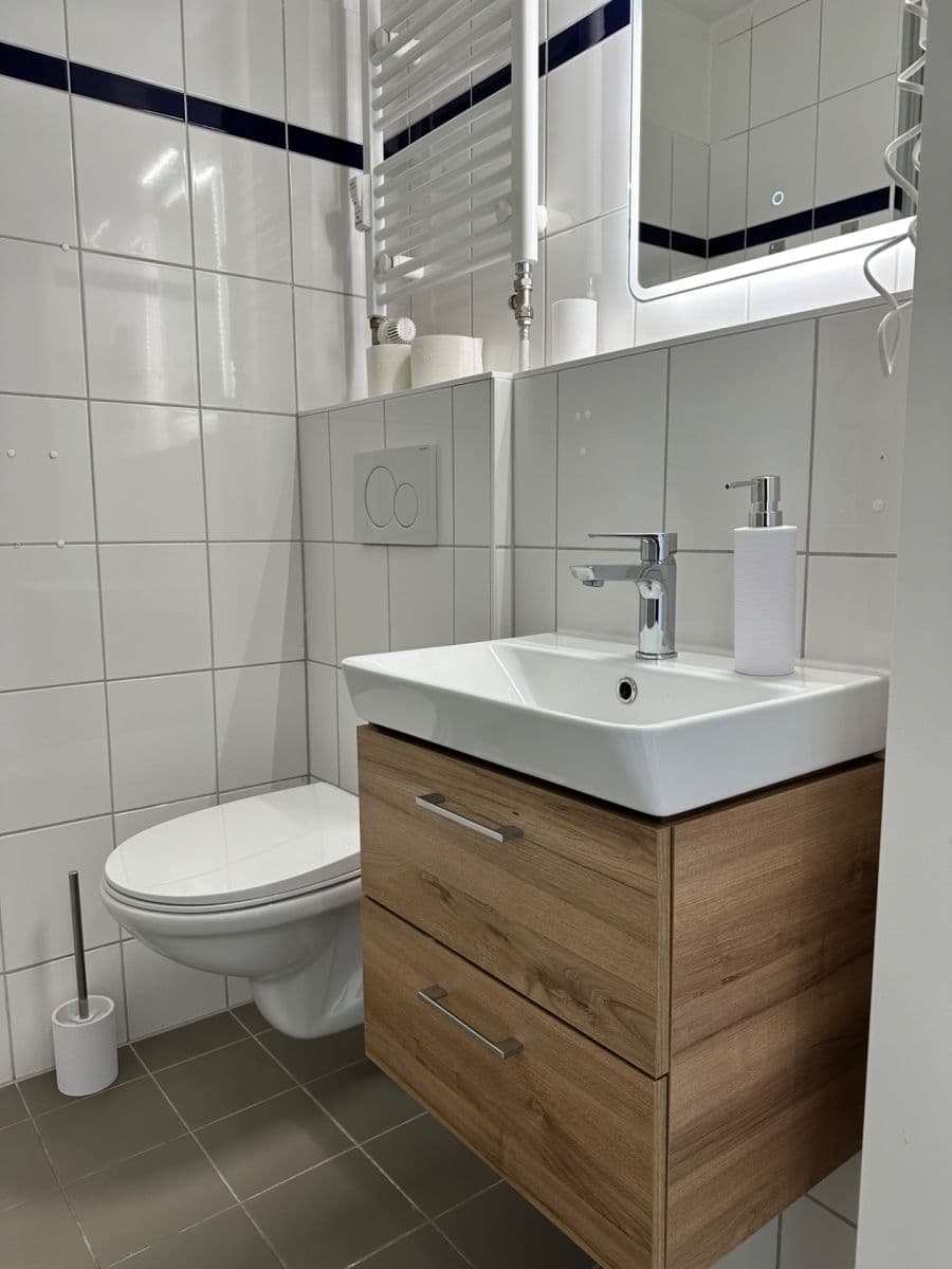 Prenájom bytu 1-izbový 24 m², Děčínská, Praha, Praha Prenájom bytu 1-izbový 24 m², Děčínská, Praha, Praha