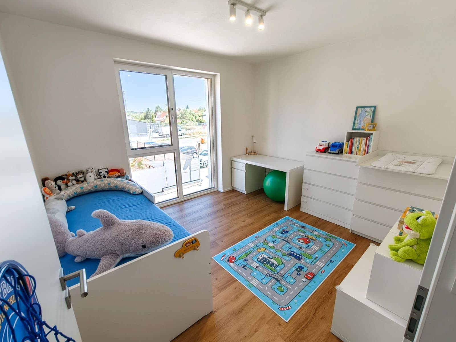 Predaj bytu 4-izbový 100 m², Plzeň, Plzeňský kraj Predaj bytu 4-izbový 100 m², Plzeň, Plzeňský kraj