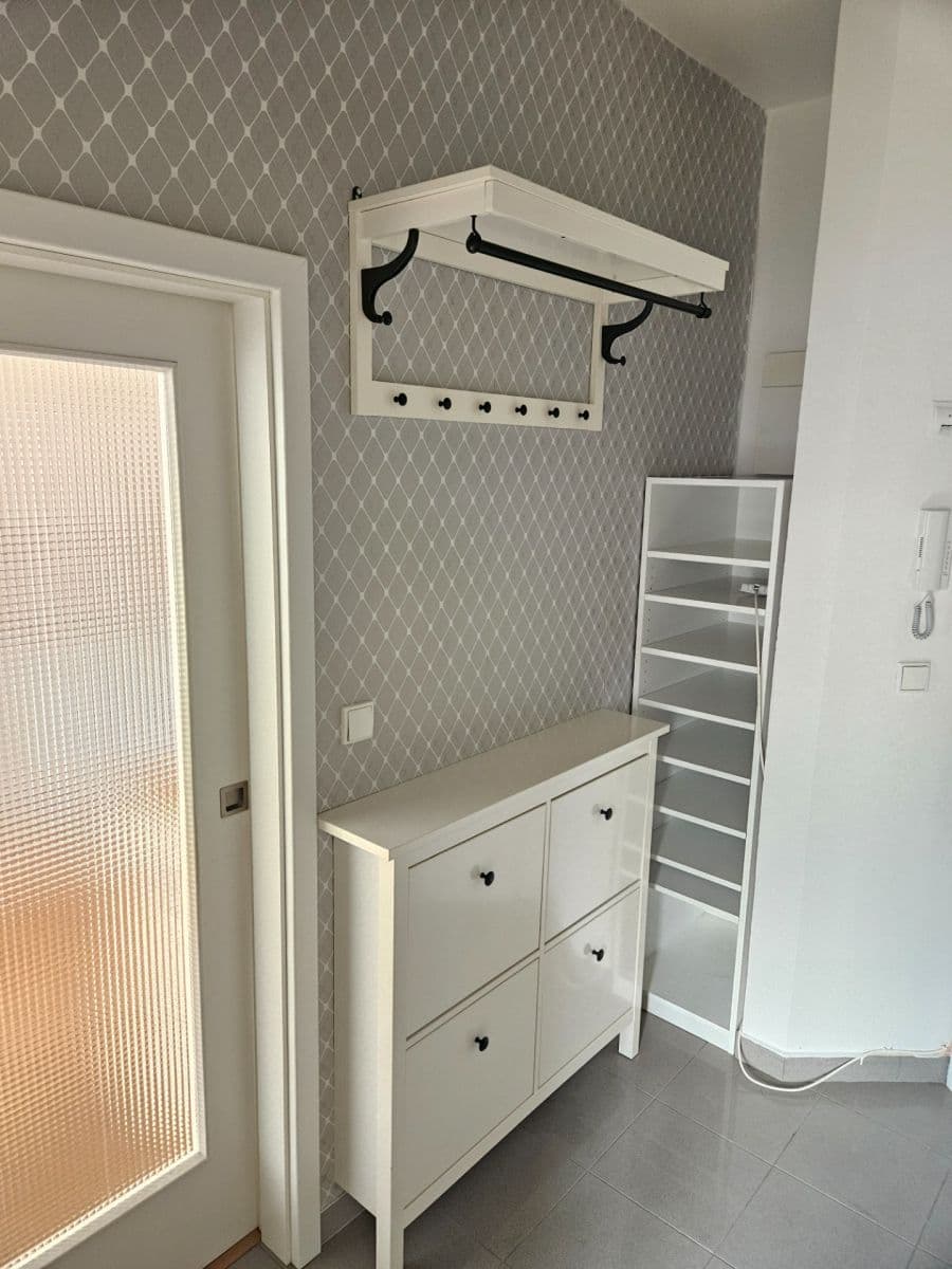 Prenájom bytu 2-izbový 43 m², Družstevní, Praha, Praha Prenájom bytu 2-izbový 43 m², Družstevní, Praha, Praha
