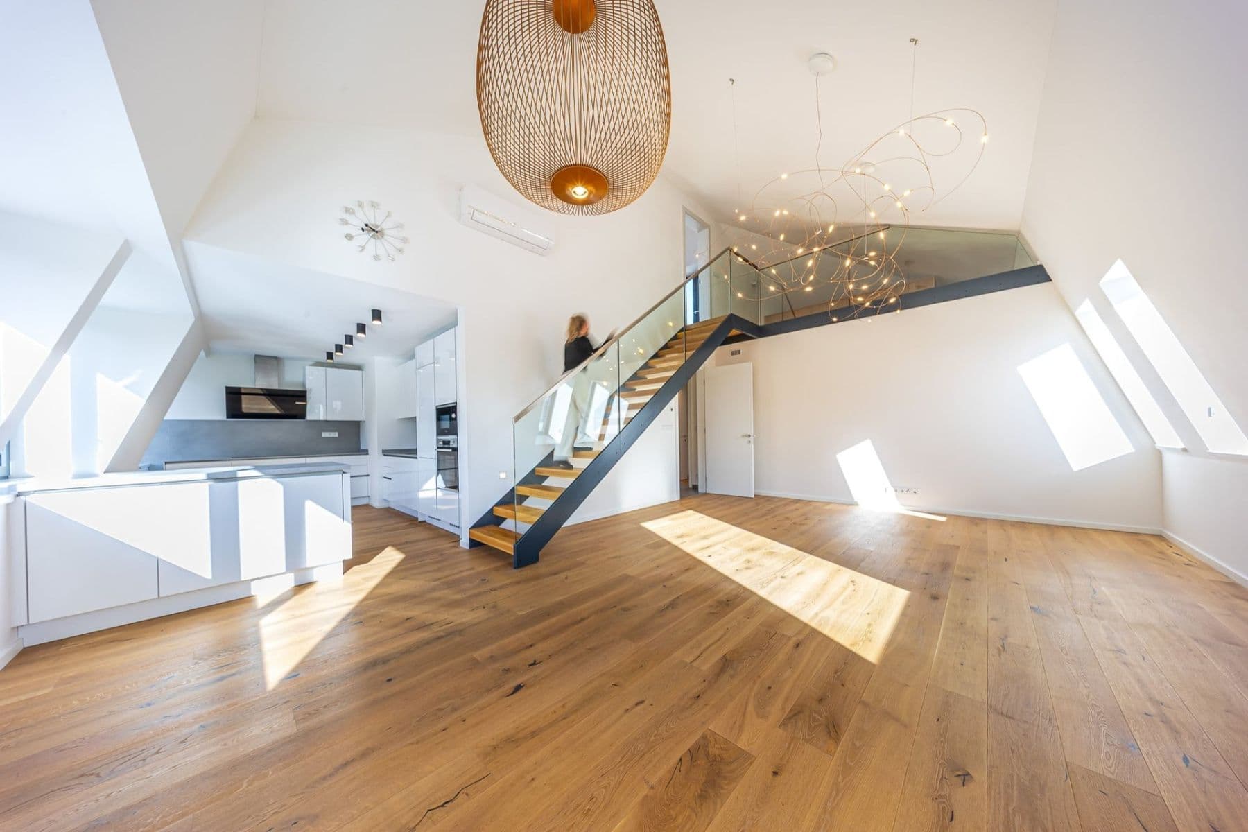 Prenájom bytu 4-izbový 151 m², Čiklova, Praha, Praha Prenájom bytu 4-izbový 151 m², Čiklova, Praha, Praha