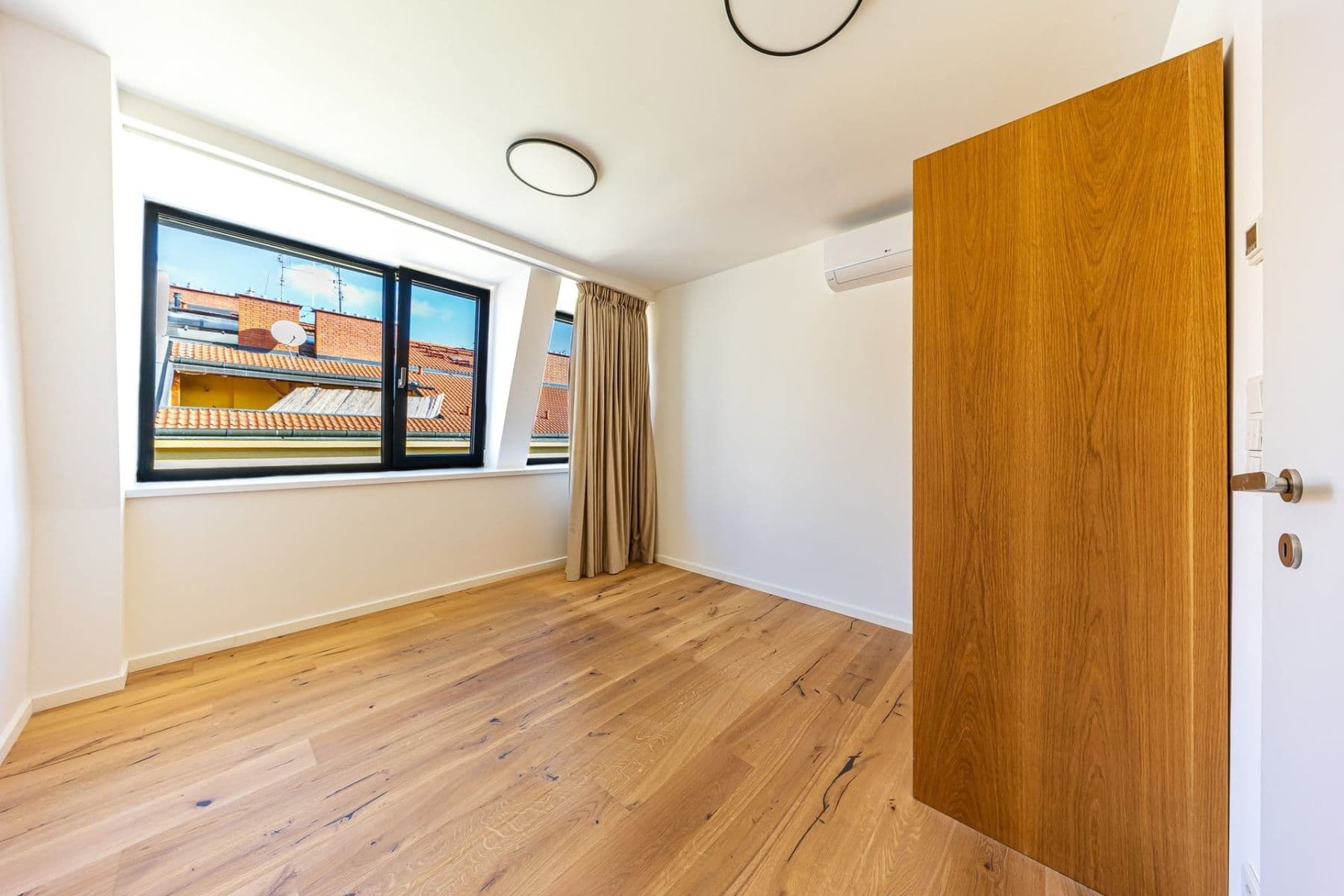 Prenájom bytu 4-izbový 151 m², Čiklova, Praha, Praha Prenájom bytu 4-izbový 151 m², Čiklova, Praha, Praha
