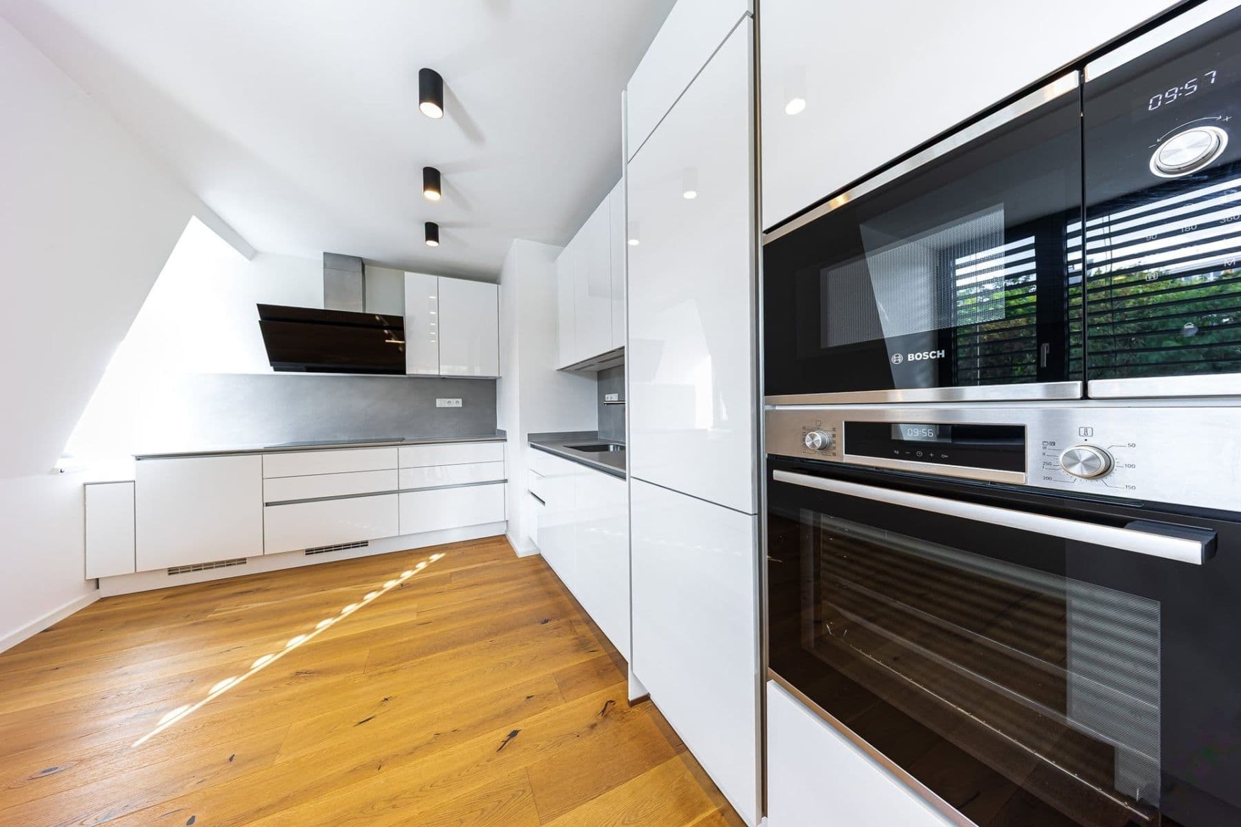 Prenájom bytu 4-izbový 151 m², Čiklova, Praha, Praha Prenájom bytu 4-izbový 151 m², Čiklova, Praha, Praha