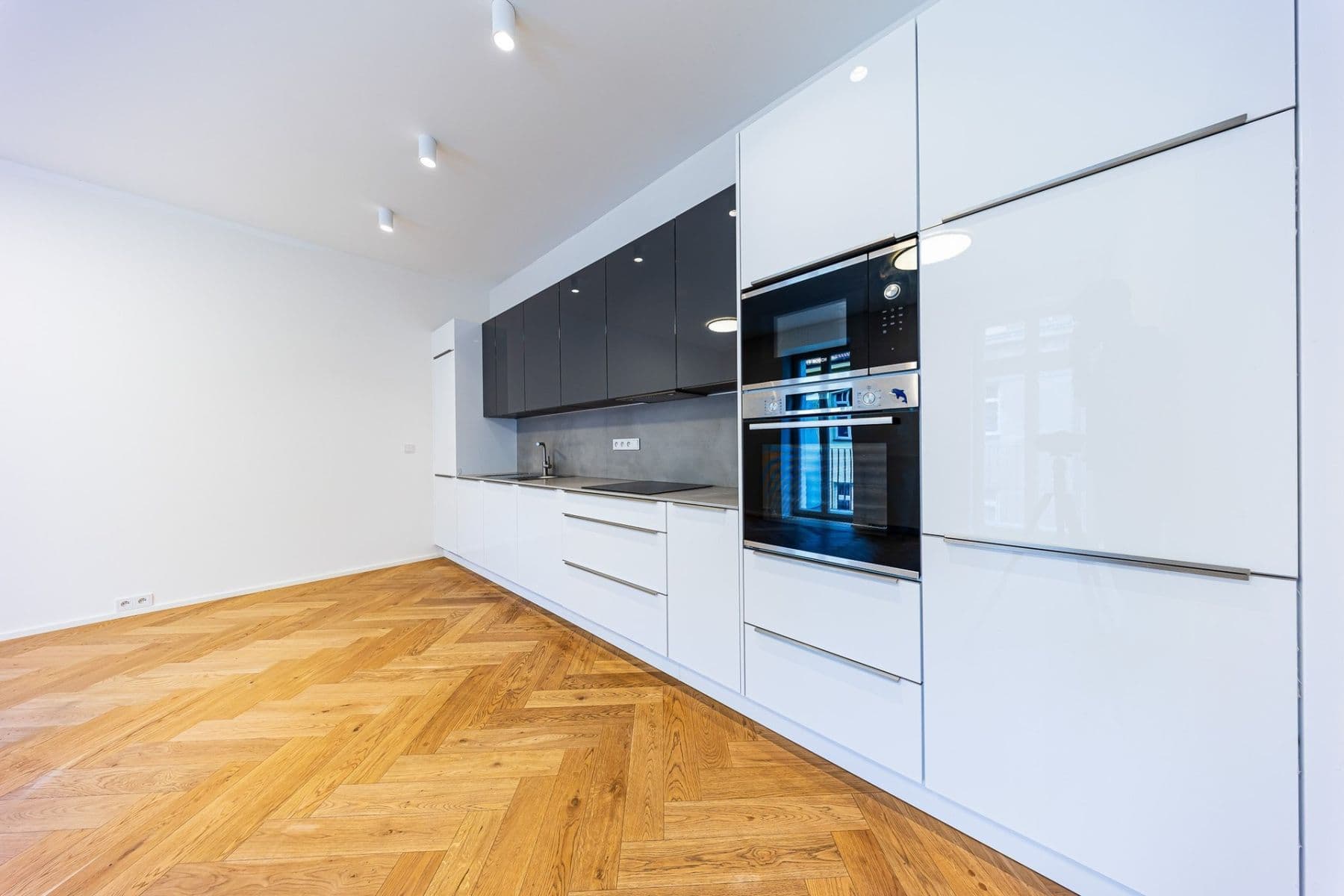 Prenájom bytu 2-izbový 52 m², Čiklova, Praha, Praha Prenájom bytu 2-izbový 52 m², Čiklova, Praha, Praha