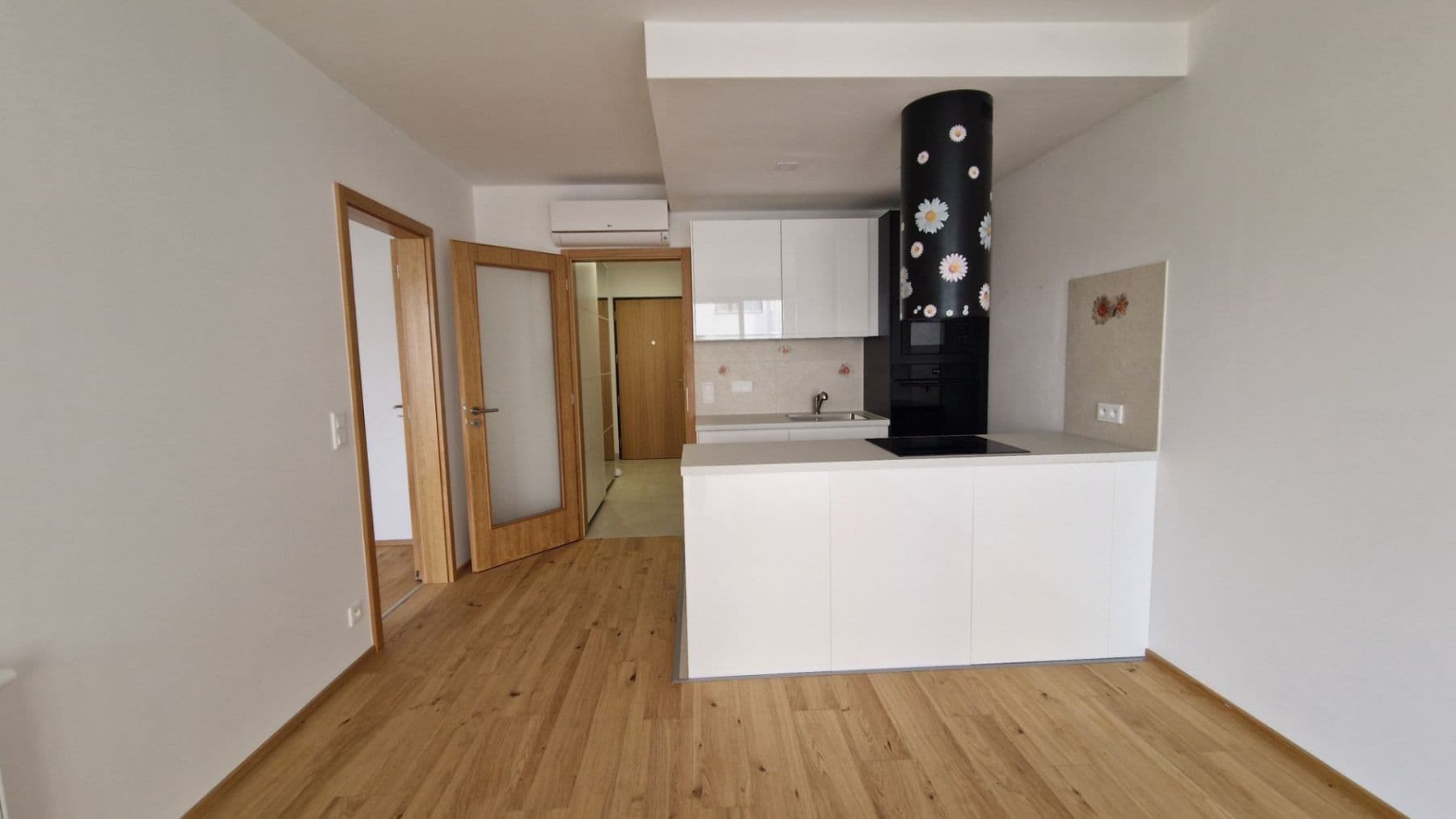 Prenájom bytu 2-izbový 51 m², K Beranovu, Praha, Praha Prenájom bytu 2-izbový 51 m², K Beranovu, Praha, Praha