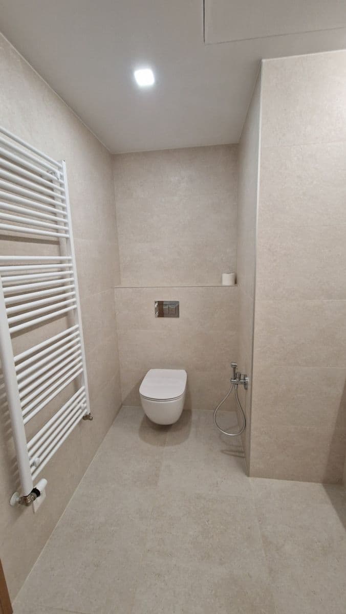 Prenájom bytu 2-izbový 51 m², K Beranovu, Praha, Praha Prenájom bytu 2-izbový 51 m², K Beranovu, Praha, Praha