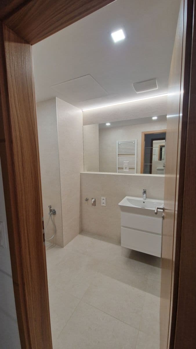 Prenájom bytu 2-izbový 51 m², K Beranovu, Praha, Praha Prenájom bytu 2-izbový 51 m², K Beranovu, Praha, Praha