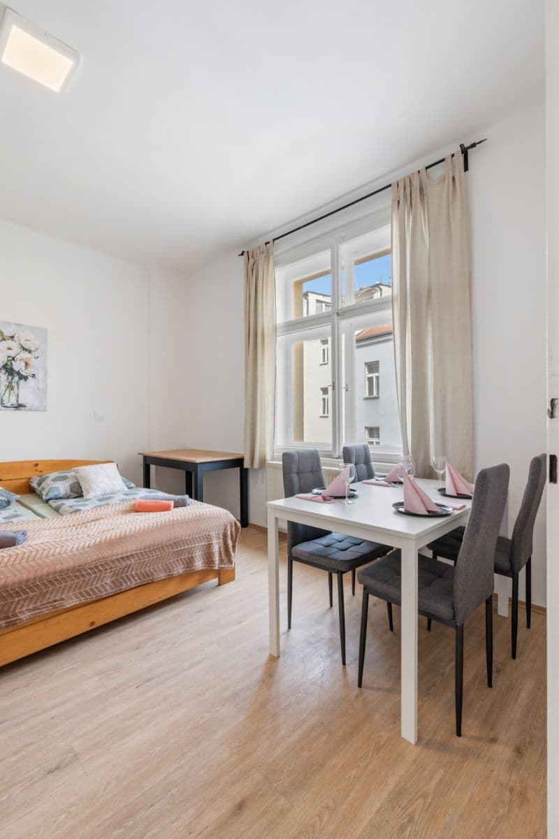 Prenájom bytu 2-izbový 53 m², Košická, Praha, Praha Prenájom bytu 2-izbový 53 m², Košická, Praha, Praha