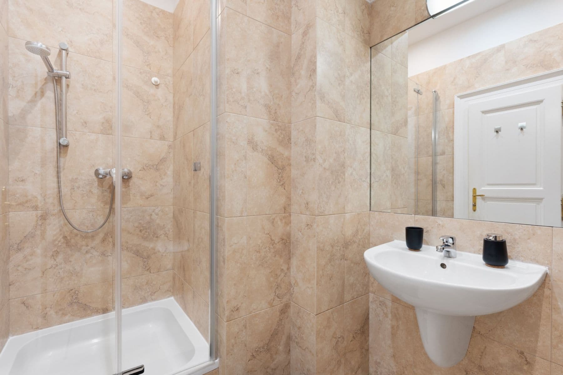 Prenájom bytu 2-izbový 59 m², Dělnická, Praha, Praha Prenájom bytu 2-izbový 59 m², Dělnická, Praha, Praha