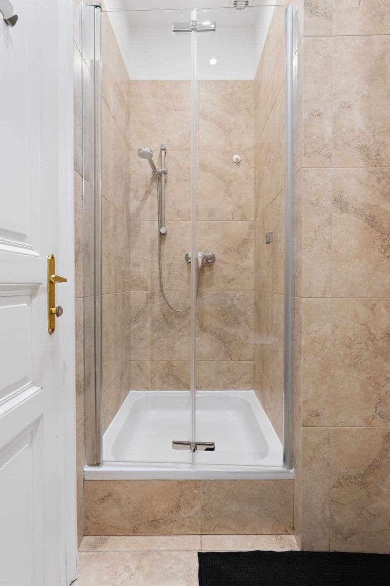 Prenájom bytu 2-izbový 59 m², Dělnická, Praha, Praha Prenájom bytu 2-izbový 59 m², Dělnická, Praha, Praha