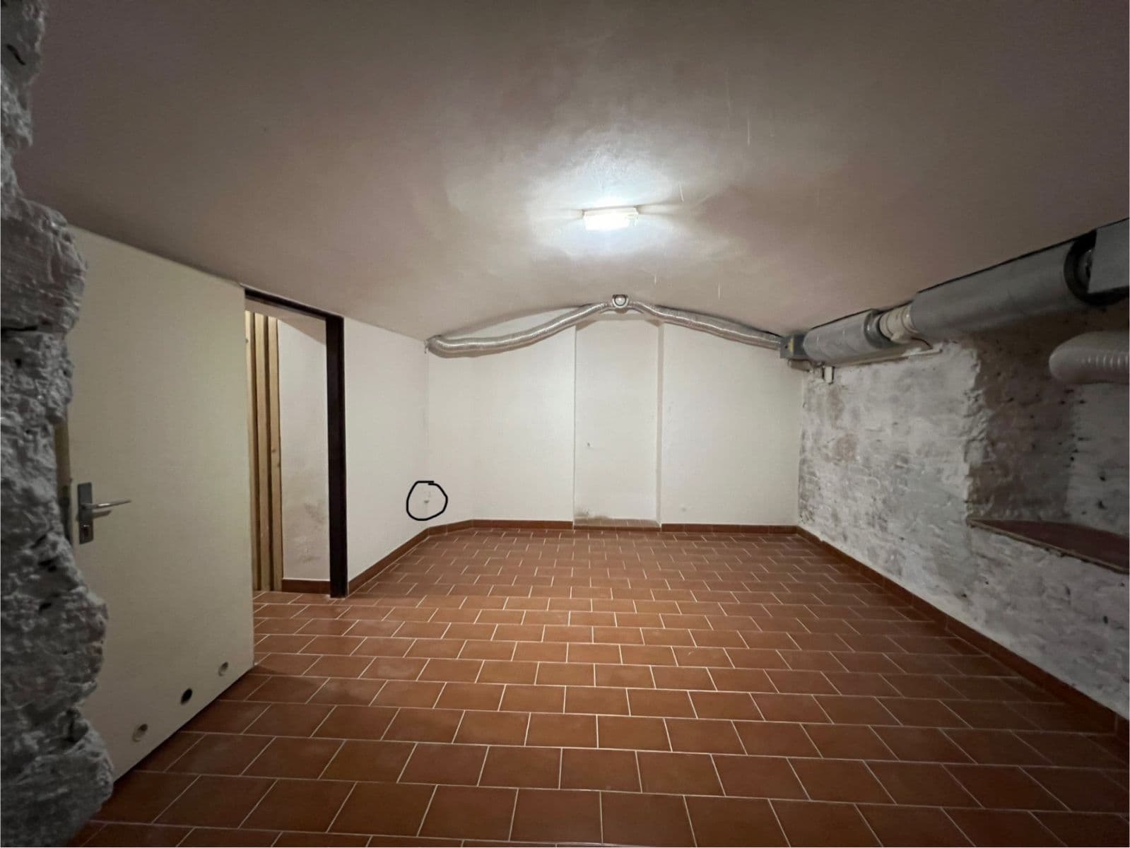 Prenájom nebytového priestoru 20 m², Bořivojova, Praha, Praha Prenájom nebytového priestoru 20 m², Bořivojova, Praha, Praha