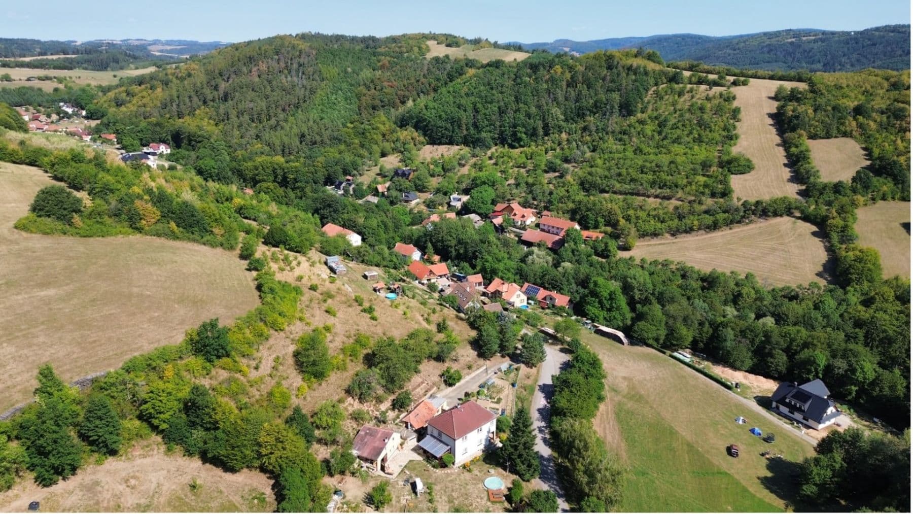 Predaj pozemku 4.281 m², Kaly, Jihomoravský kraj Predaj pozemku 4.281 m², Kaly, Jihomoravský kraj