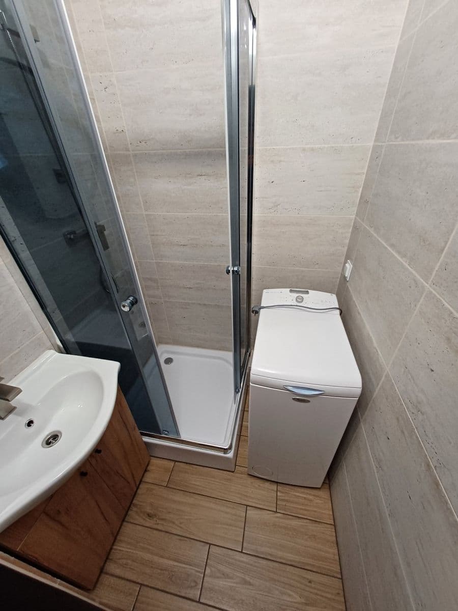 Prenájom bytu Garsoniéra 27 m², Staničná, Trenčín, Trenčiansky kraj Prenájom bytu Garsoniéra 27 m², Staničná, Trenčín, Trenčiansky kraj