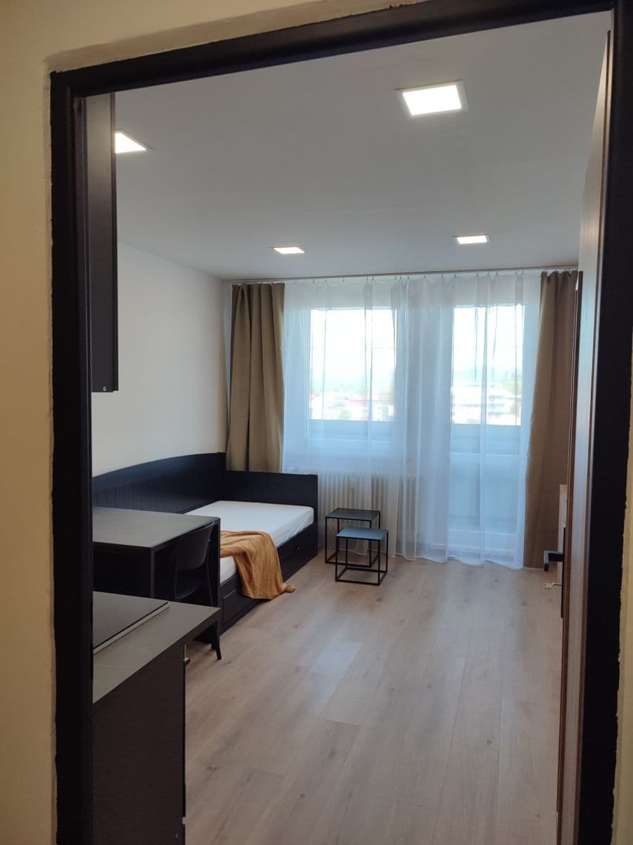 Prenájom bytu Garsoniéra 27 m², Staničná, Trenčín, Trenčiansky kraj Prenájom bytu Garsoniéra 27 m², Staničná, Trenčín, Trenčiansky kraj
