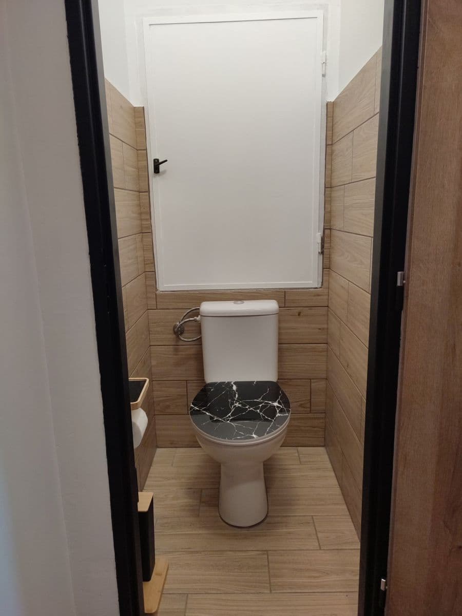 Prenájom bytu Garsoniéra 27 m², Staničná, Trenčín, Trenčiansky kraj Prenájom bytu Garsoniéra 27 m², Staničná, Trenčín, Trenčiansky kraj